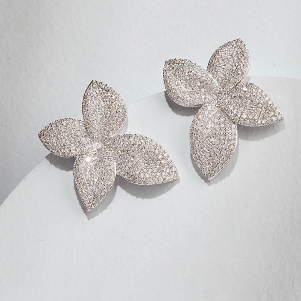 NWT Olive + Piper Primrose Silver Studs